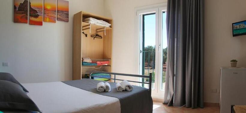 חדר סטנדרט נוף לגינה, Villa Giulia & Gaia   Guest House