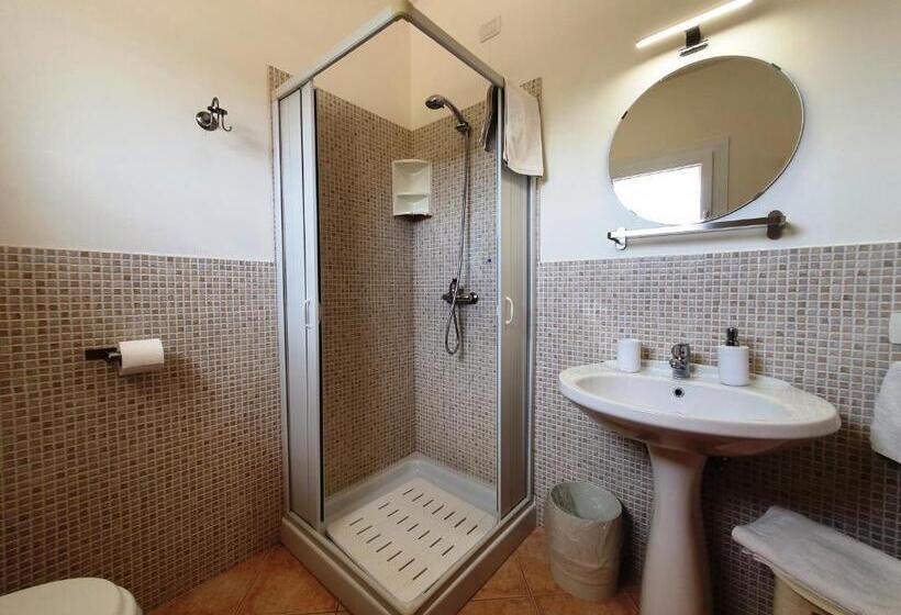 חדר סטנדרט נוף לגינה, Villa Giulia & Gaia   Guest House