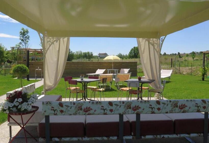 Четырехместный Номер Стандарт, Art Gallery B&b
