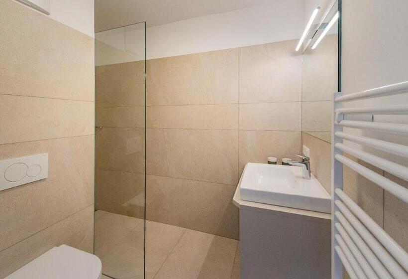 １階の１ベッドルームアパートメント, Haus Stolz