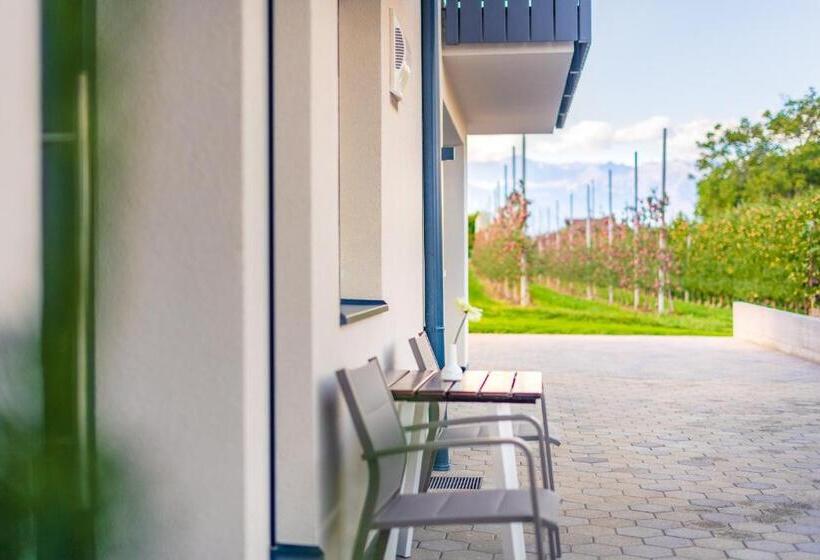 １階の１ベッドルームアパートメント, Haus Stolz