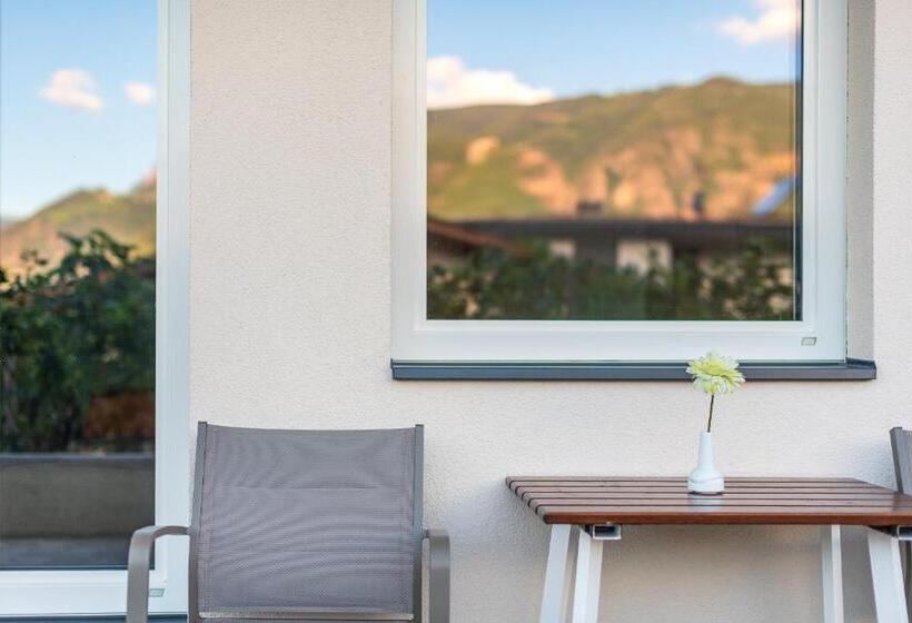 １階の１ベッドルームアパートメント, Haus Stolz