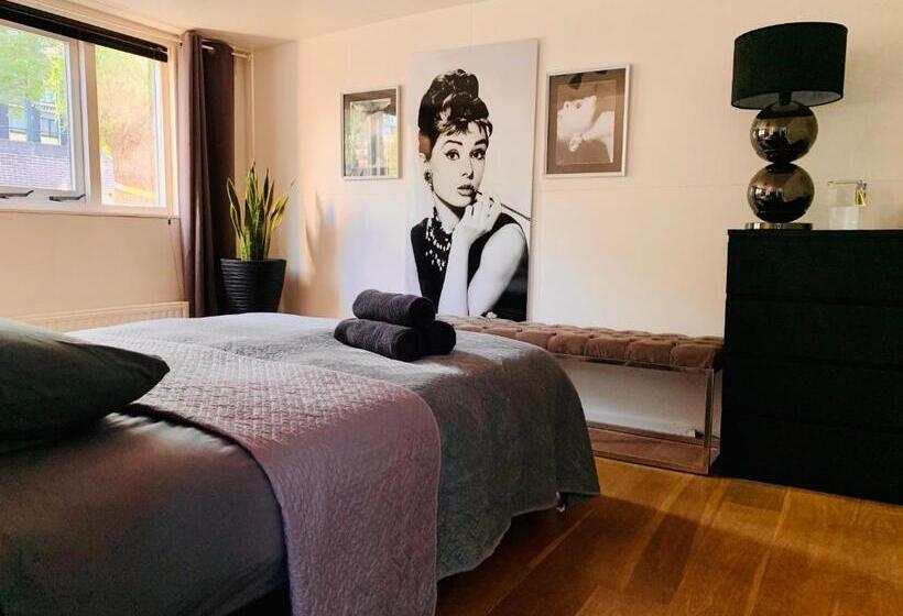 شقة غرفتين, Houseboat Amsterdam