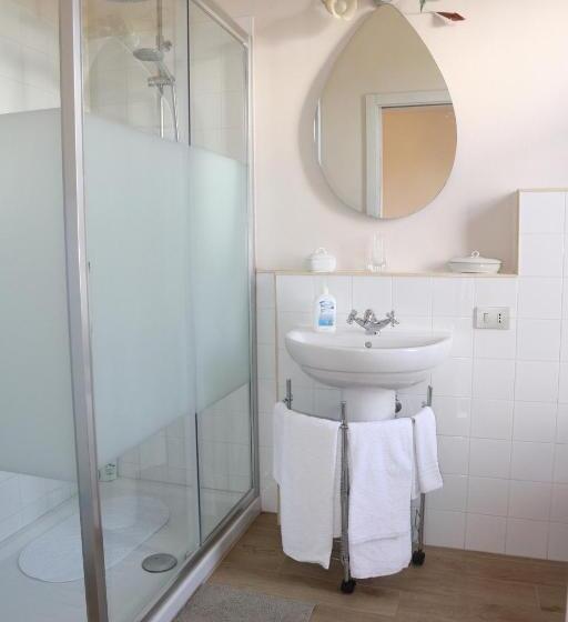 Standard Triple Room with Terrace, Villa Albertina