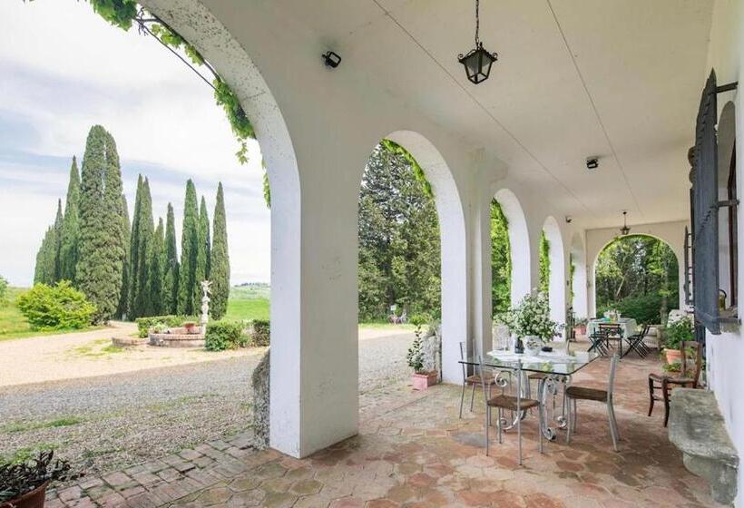 ویلای یک اتاق خوابه با استخر شنا, Villa Albertina