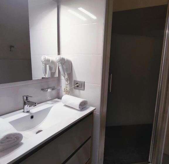 غرفة قياسية, Villa Ormeni