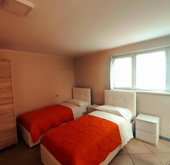 غرفة قياسية رباعية, Villa Ormeni