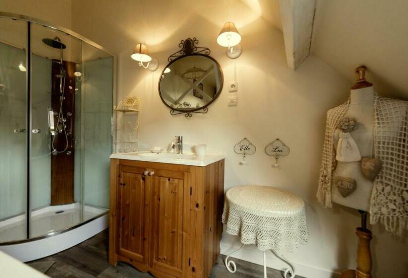 标准三人间, Aux Petits Bonheurs