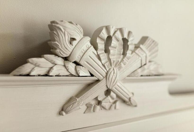 家庭间, Aux Petits Bonheurs