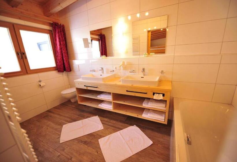 Family Room, Regnum Zegg