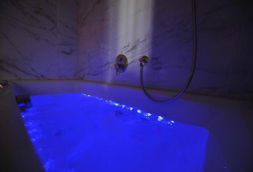 Suite amb Hidromassatge, Regnum Zegg