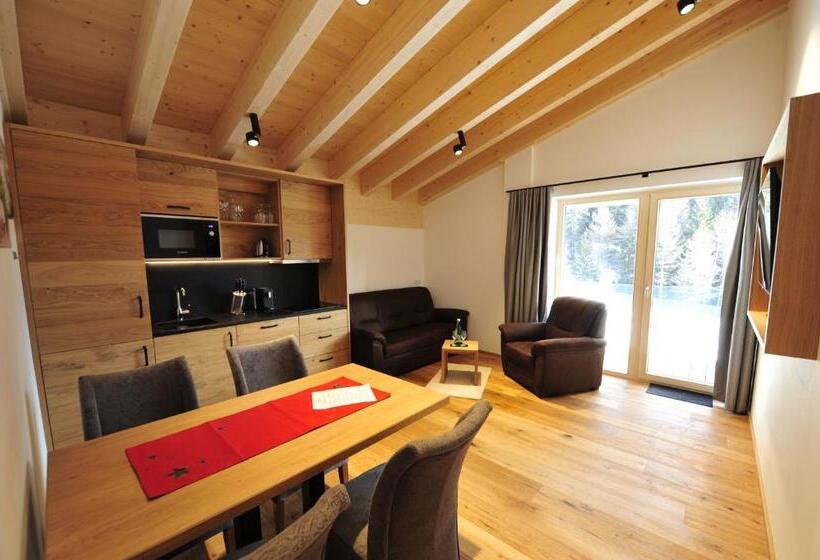 Suite 2 Dormitoris, Regnum Zegg