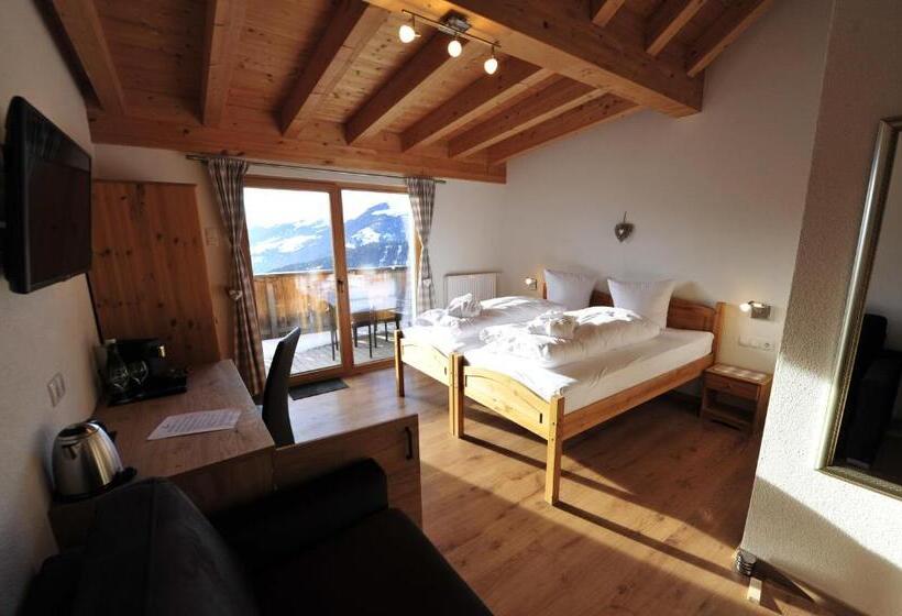 Habitació Estàndard Vista Muntanya, Regnum Zegg