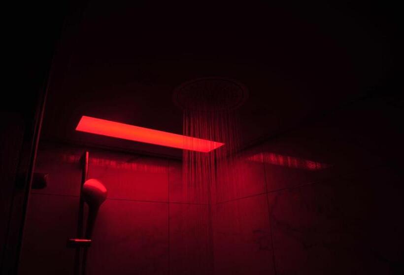 Suit Deluxe, Regnum Zegg