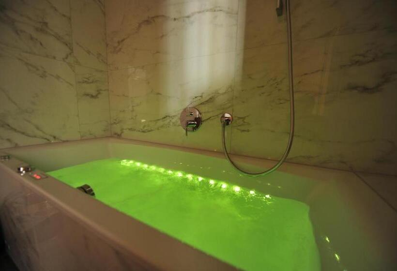 Suite amb Hidromassatge, Regnum Zegg