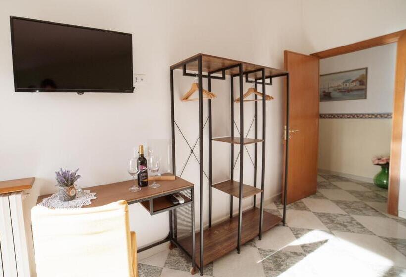 غرفة قياسية مزوَّدة بشُرفة, B&b Belvedere