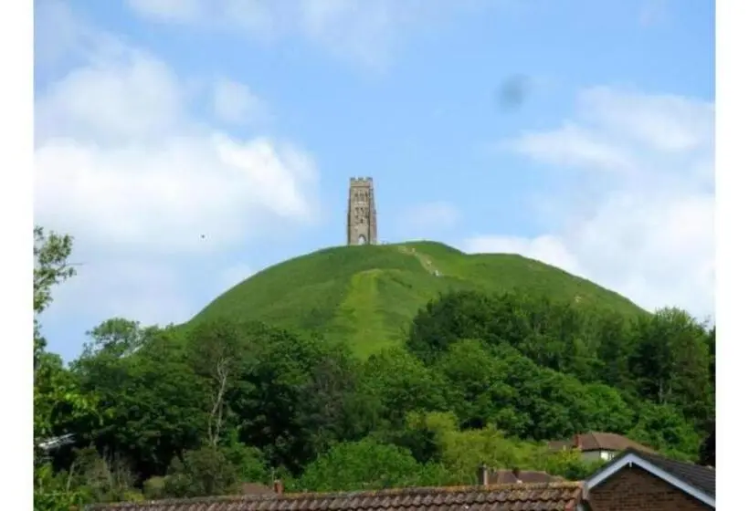 バスルーム共有のシングルスタンダード, Camelot Retreat   Tor View