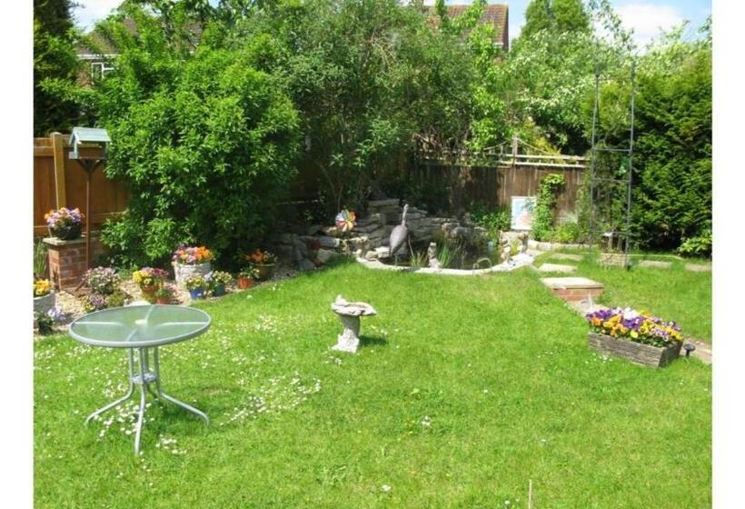 חדר סטנדרט חדר אמבטיה משותף, Camelot Retreat   Tor View