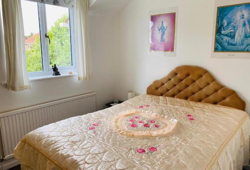 חדר סטנדרט חדר אמבטיה משותף, Camelot Retreat   Tor View