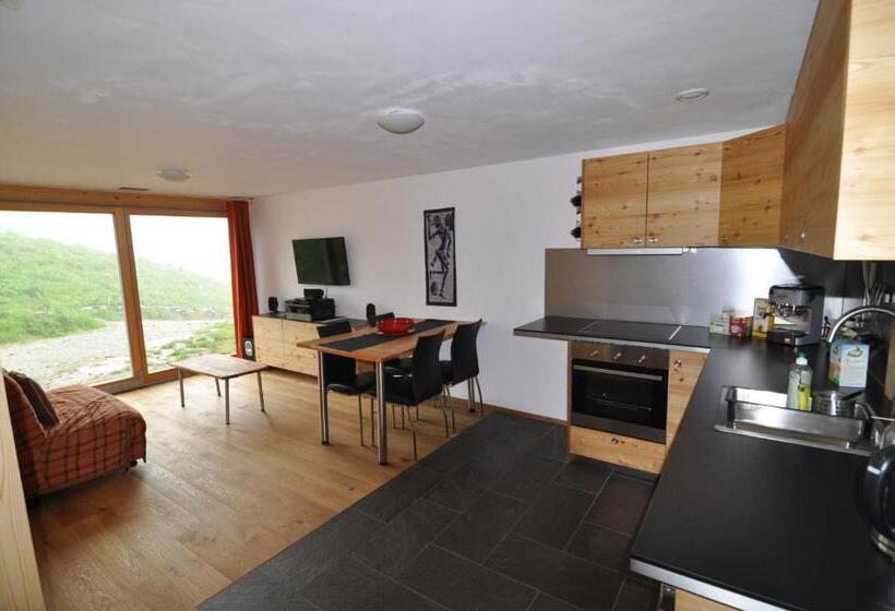 סטודיו משפחתי, La Clé Des Champs