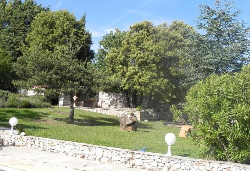 스탠다드 스튜디오 풀장 전망, Le Mas De Cocagne