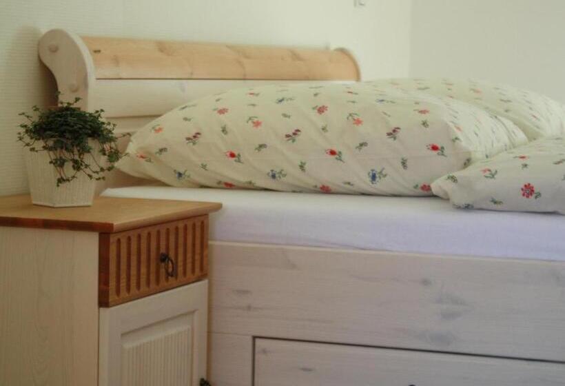 Номер Стандарт Вид на Сад, Café Im Hof  Bed & Breakfast