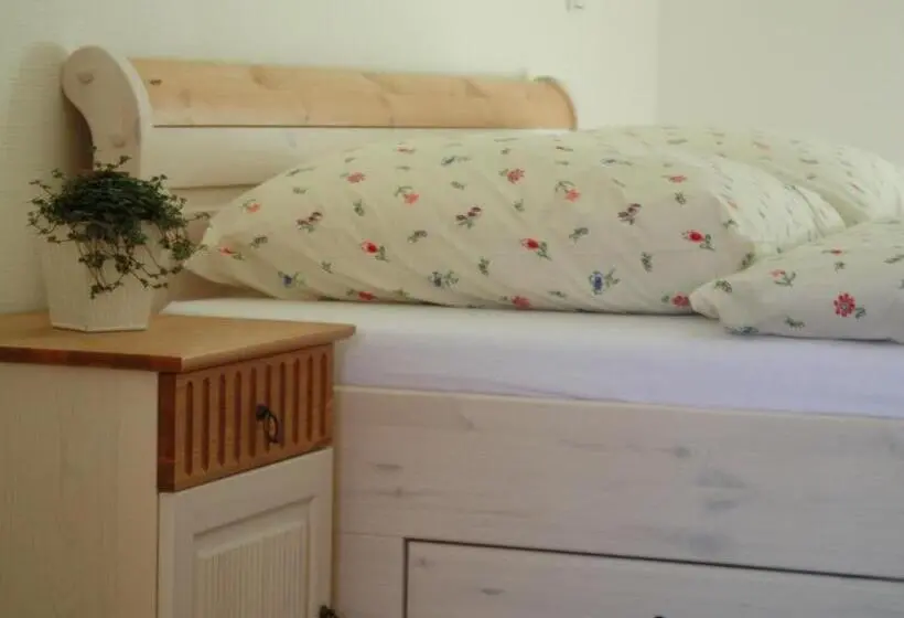 ガーデンビュースタンダードルーム, Café Im Hof  Bed & Breakfast