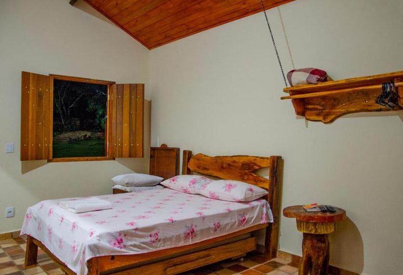 کلبه ییلاقی, Pousada Muro De Pedra