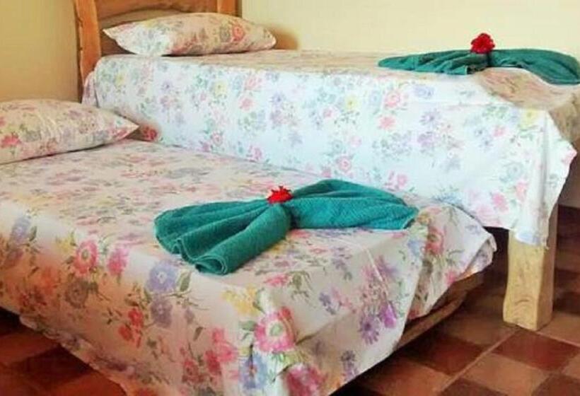 کلبه ییلاقی, Pousada Muro De Pedra