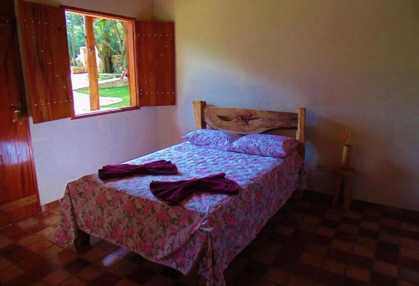 کلبه ییلاقی, Pousada Muro De Pedra