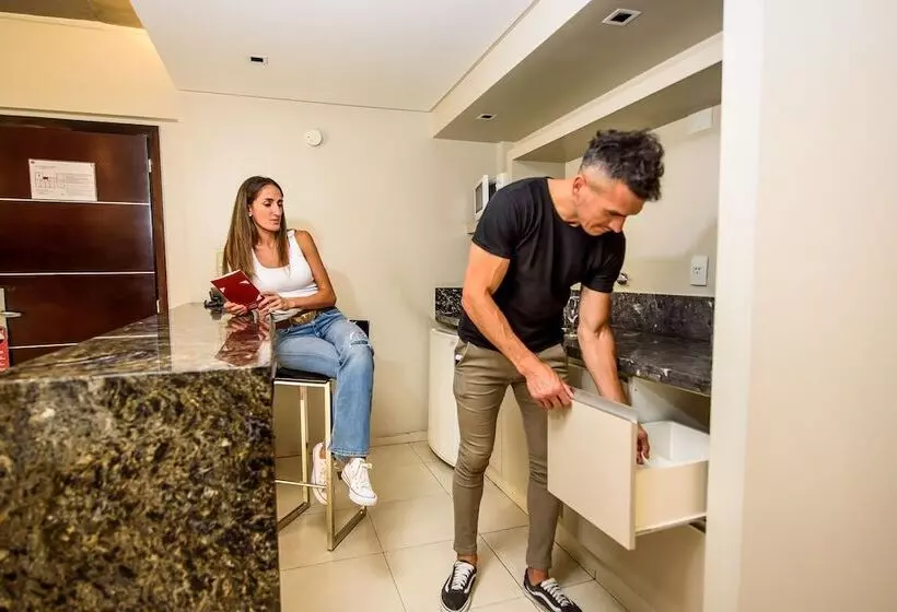 سوییت اجرایی, Amerian Tucuman Apart & Suites