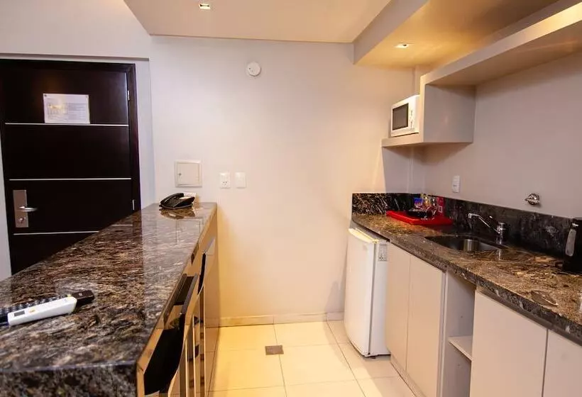 سوییت اجرایی, Amerian Tucuman Apart & Suites
