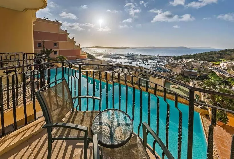 اتاق سوپریور با چشم‌انداز دریا و بالکن, Grand Hotel Gozo