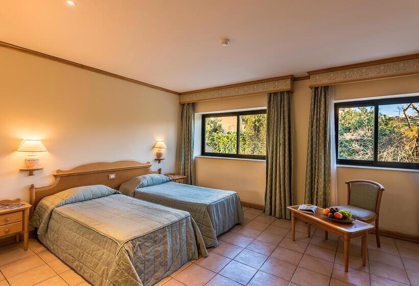 اتاق استاندارد با چشم‌انداز, Grand Hotel Gozo