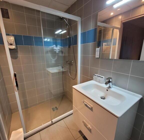 Habitación Triple Estándar, Aragon