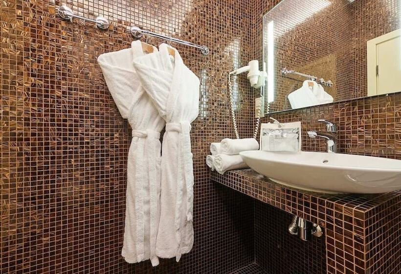 スーペリアールーム, Blues