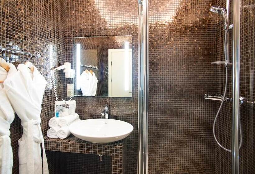 スーペリアールーム, Blues