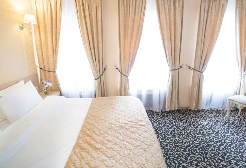 スタンダードルーム, Blues