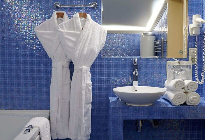 デラックスルーム, Blues