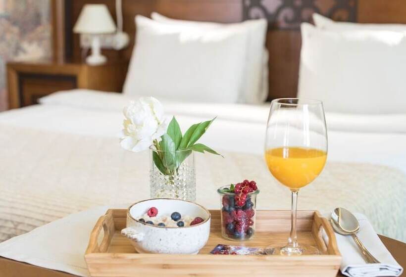 デラックスルーム, Blues