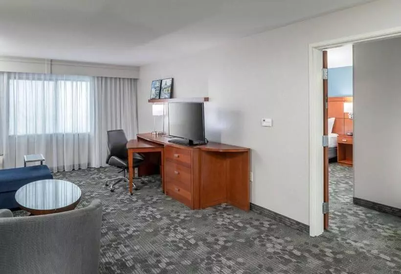 キングサイズベッドのスイートルーム, Courtyard By Marriott Austin Parmer Tech Ridge