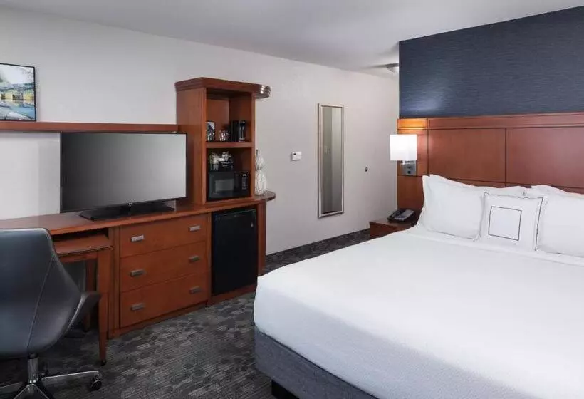 身障者適用キングサイズベッドルーム, Courtyard By Marriott Austin Parmer Tech Ridge