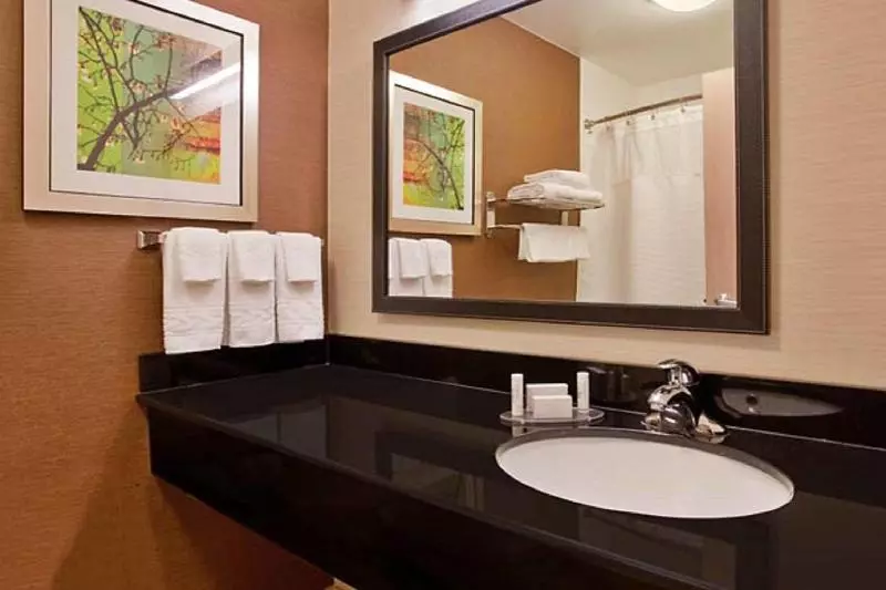キングサイズベッドのスタンダードルーム, Fairfield Inn & Suites Tulsa South Medical District
