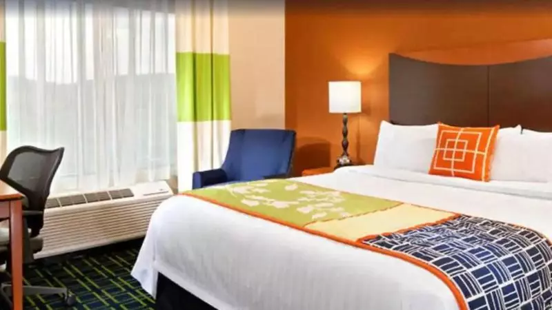 キングサイズベッドのスタンダードルーム, Fairfield Inn & Suites Tulsa South Medical District