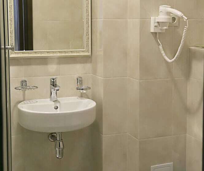 اتاق استاندارد یک نفره, Forum