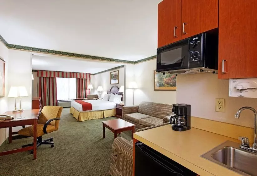 سوییت, Holiday Inn Express & Suites Tupelo, An Ihg