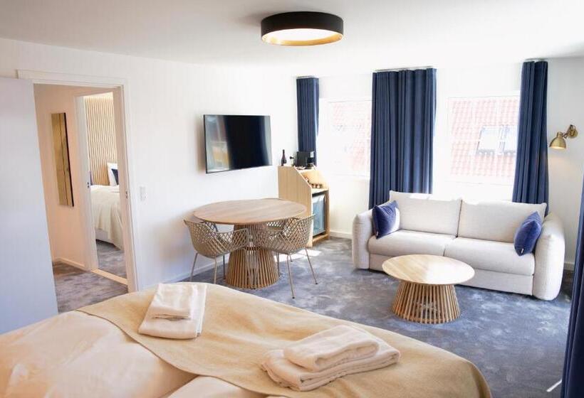 패밀리 룸, Skagen Harbour