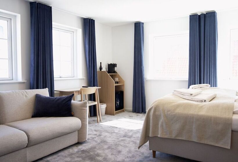 패밀리 룸, Skagen Harbour