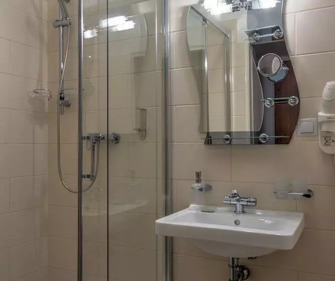 Quarto Estandar Individual, Taurus