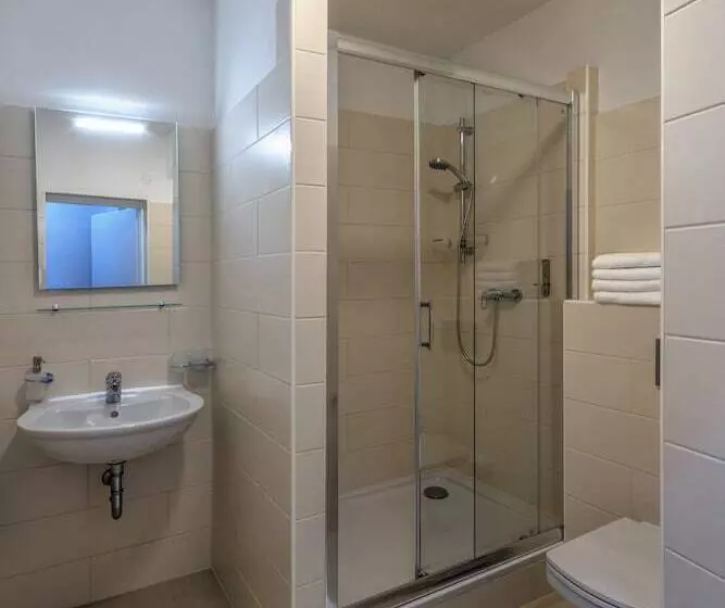 Quarto Triplo Estandar, Taurus